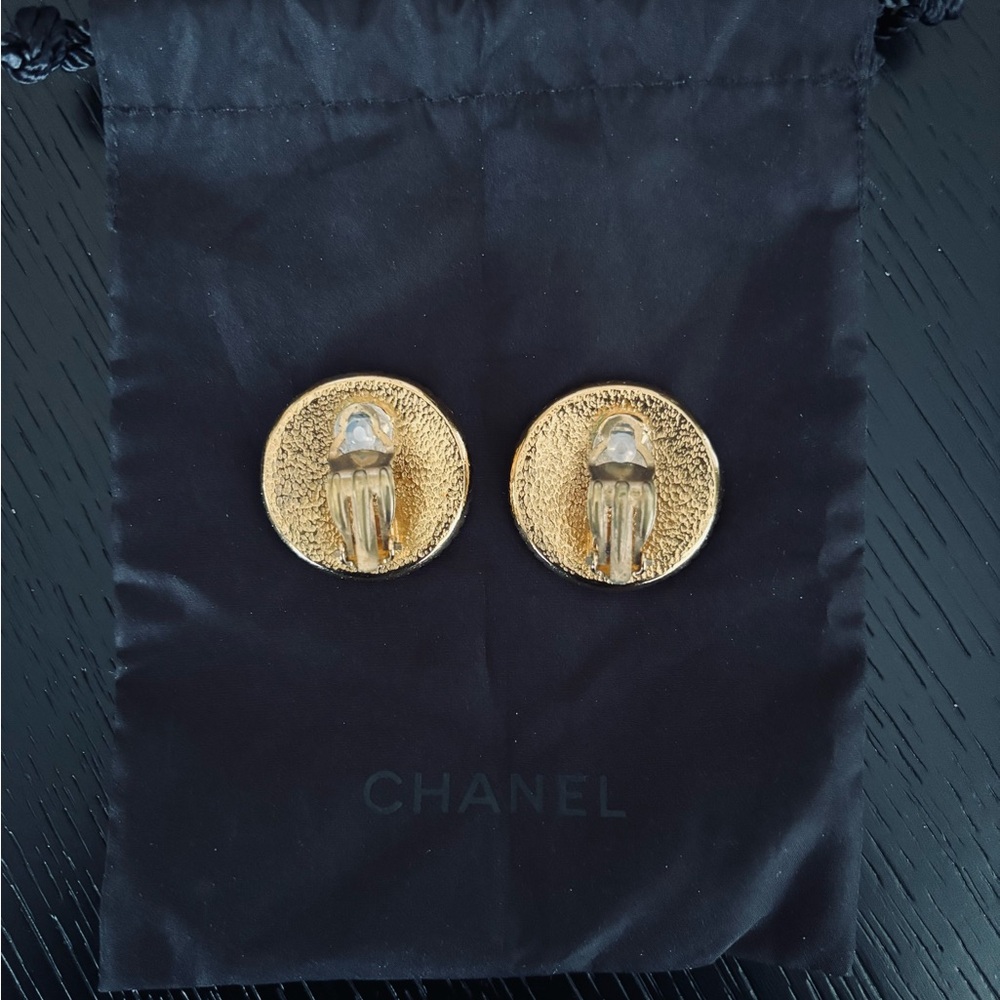 CHANEL Gold Logo Earrings - Picture 5 of 11